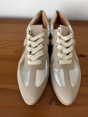NEW Stylish neutral sneakers with a subtle metallic twist  (Women's 40)